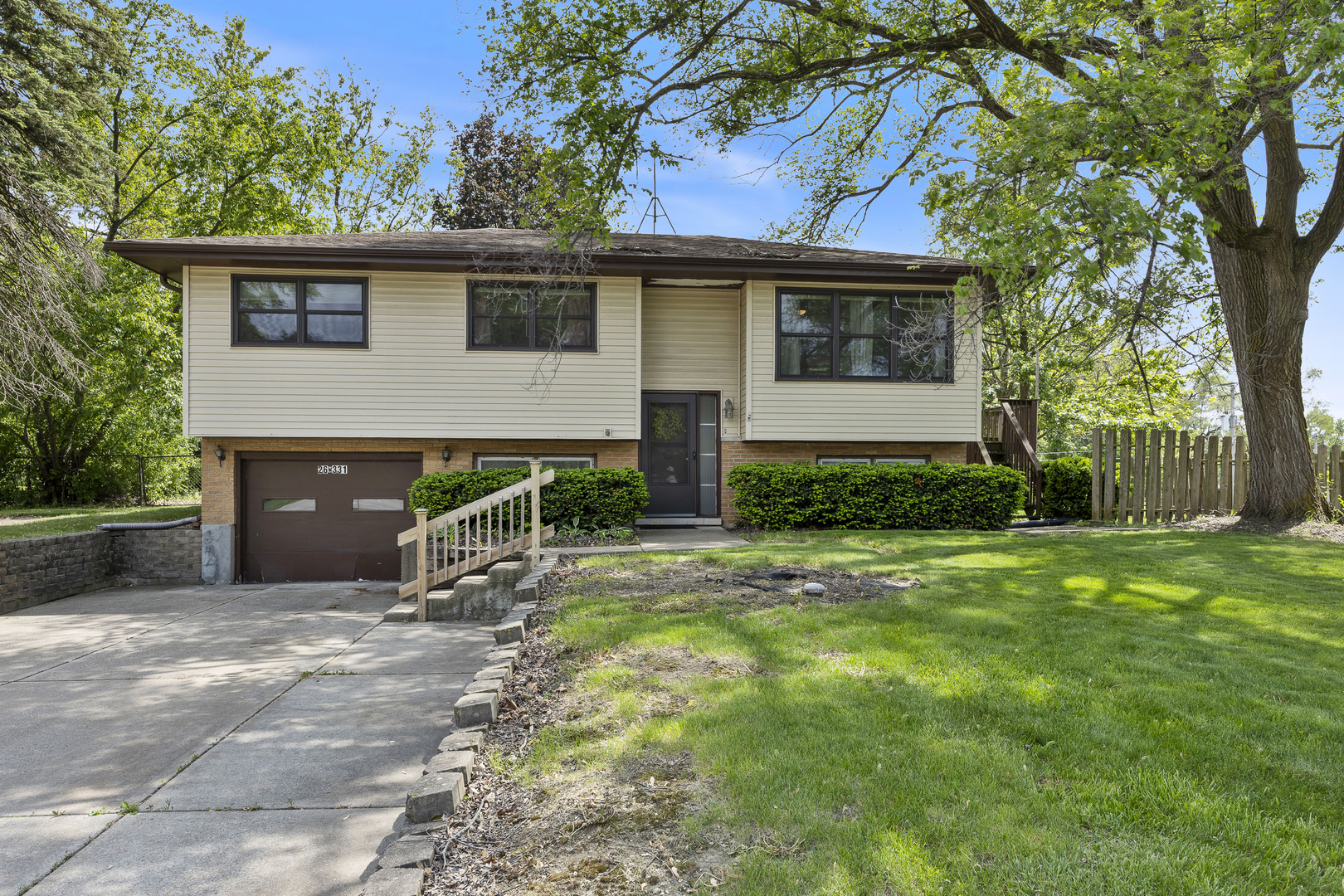 26W331 Geneva Road Wheaton, IL 60187 - Photo 2 of 23