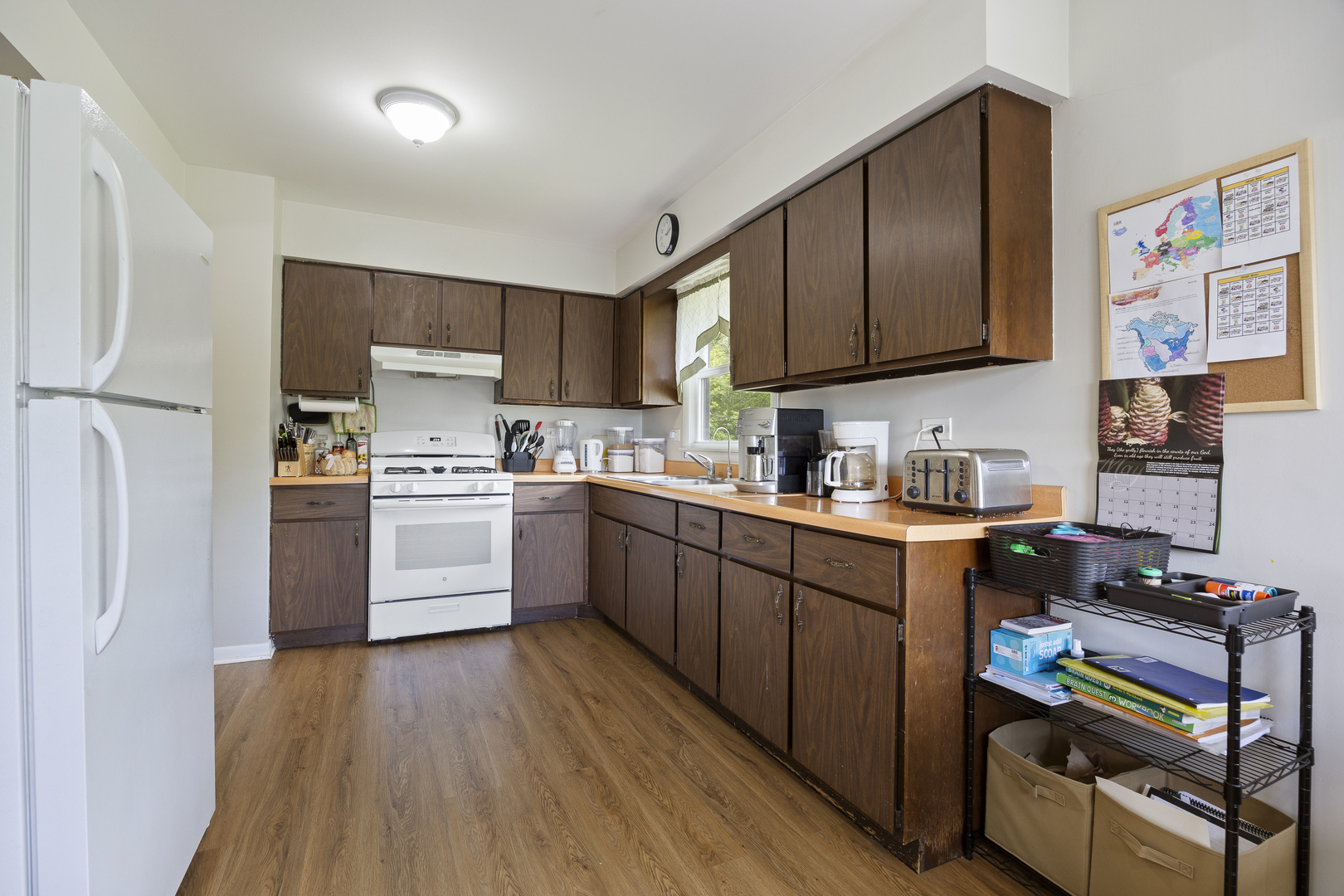 26W331 Geneva Road Wheaton, IL 60187 - Photo 10 of 23