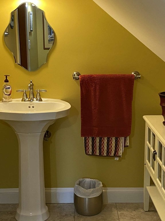 180 Bartlett Road Winthrop, MA 02152 - Photo 12 of 40 Gallery Image 12