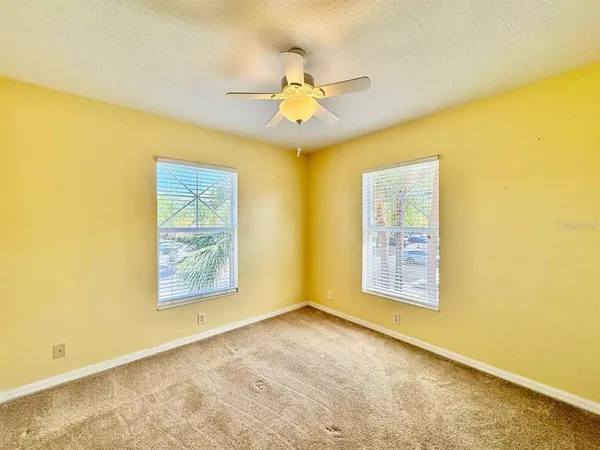 $2,400 | 160 Coquina Bay Drive, St. Petersburg, FL 33705