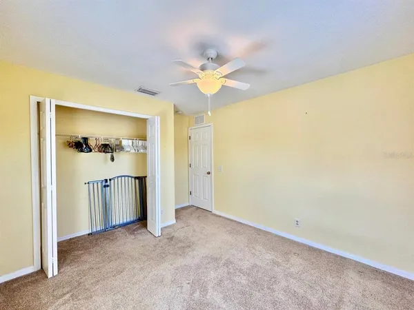 $2,400 | 160 Coquina Bay Drive, St. Petersburg, FL 33705