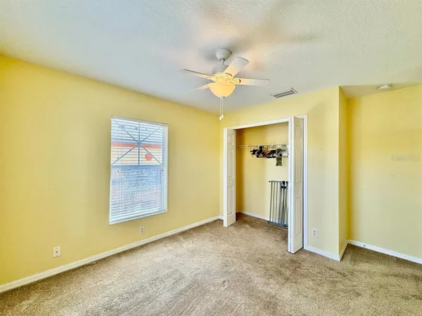$2,400 | 160 Coquina Bay Drive, St. Petersburg, FL 33705