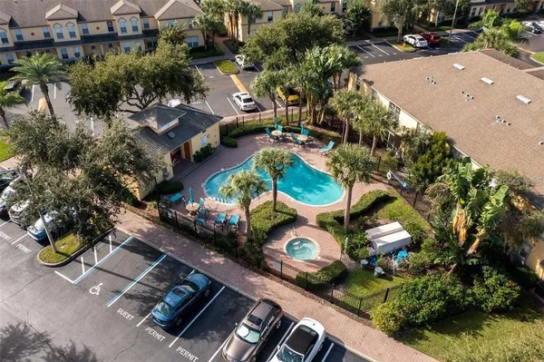 $2,400 | 160 Coquina Bay Drive, St. Petersburg, FL 33705