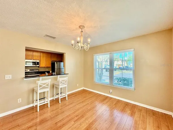 $2,400 | 160 Coquina Bay Drive, St. Petersburg, FL 33705