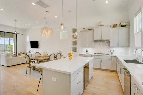 $587,000 | 3317 West 11th Street, Houston, TX 77008