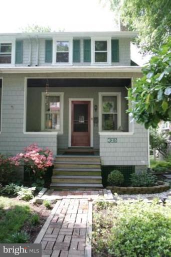 625 Deepdene Road Baltimore, MD 21210 - Photo 3 of 20 a front view of a house