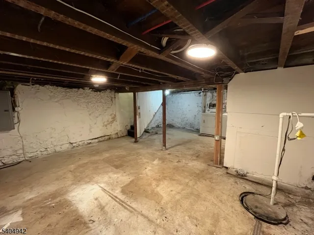 a view of a garage room
