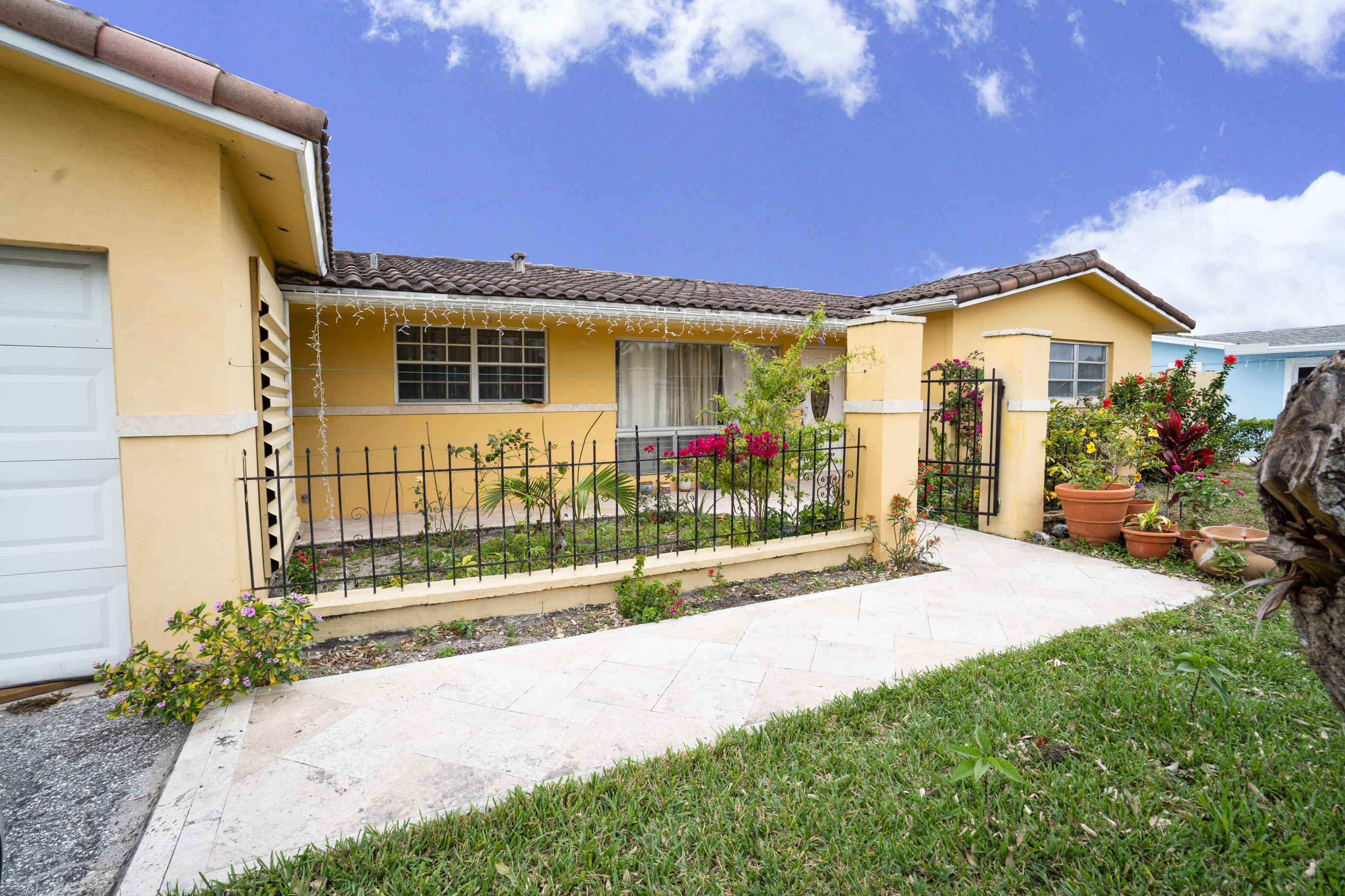 1133 West Camino Real Boca Raton, FL 33486 - Photo 2 of 8 DSC05003-Edit