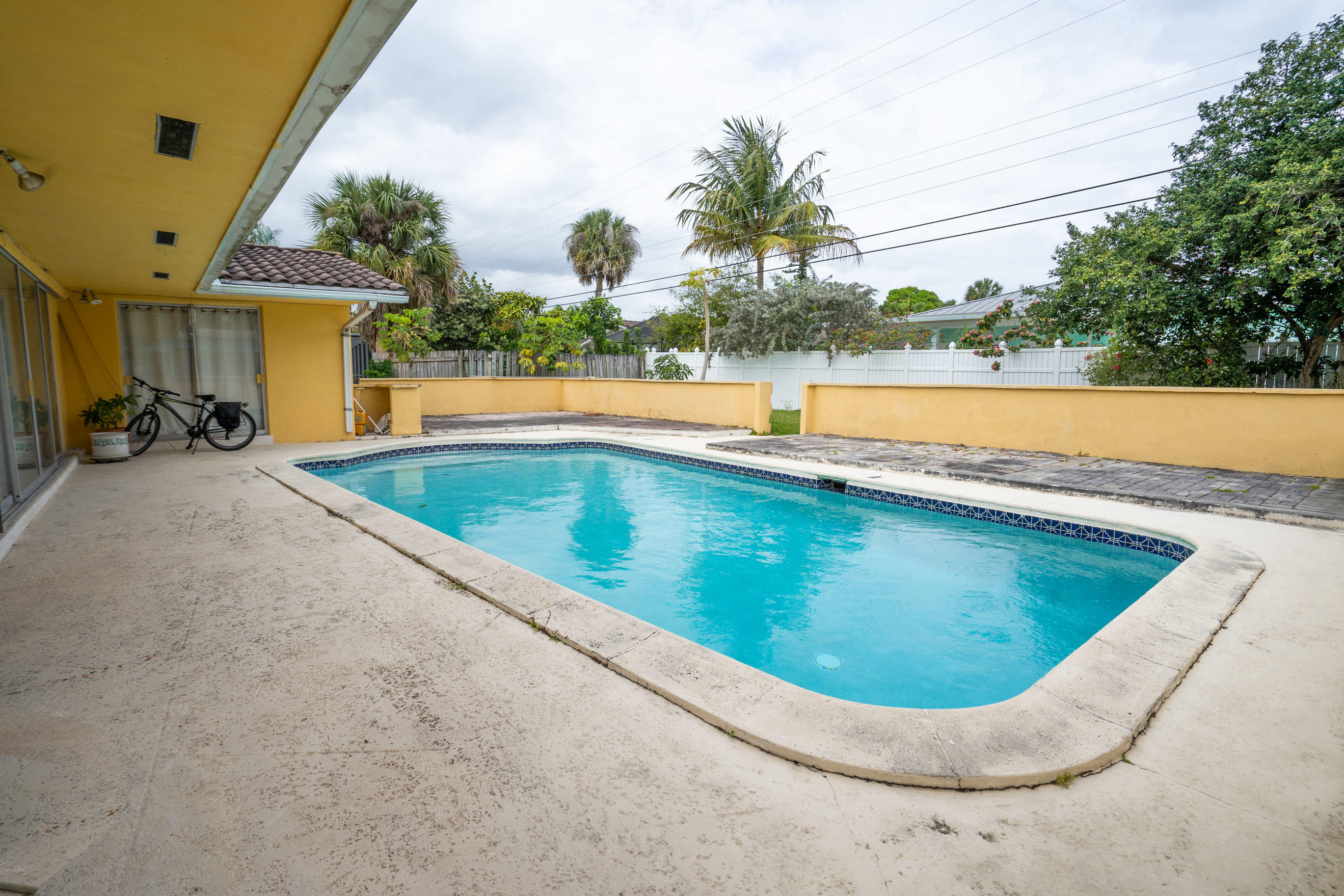 1133 West Camino Real Boca Raton, FL 33486 - Photo 3 of 8 DSC05020
