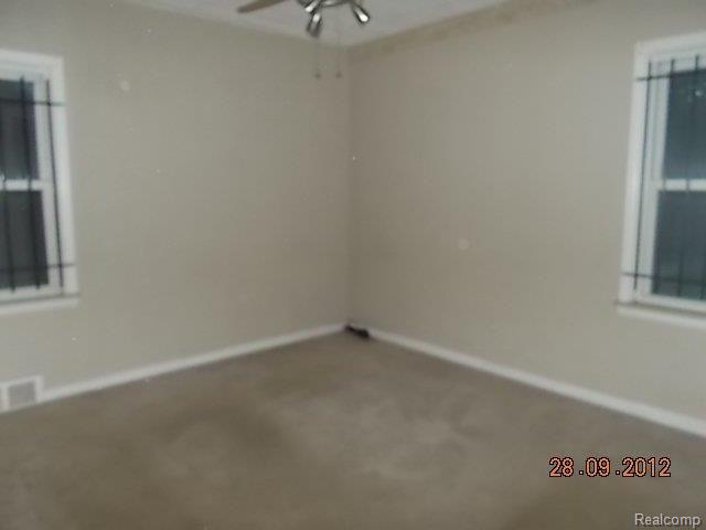 17544 Prest Street Detroit, MI 48235 - Photo 5 of 7 DSCN9187.JPG