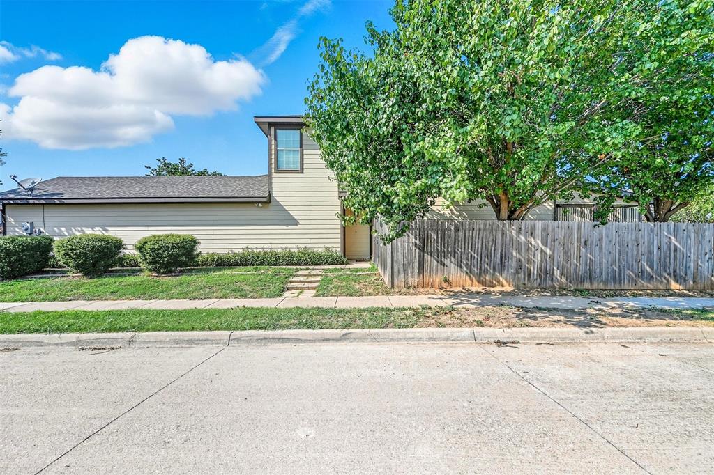 5200 Mountain Spring Trail Fort Worth, TX 76123 - Photo 19 of 23 a view of a backyard with of the house