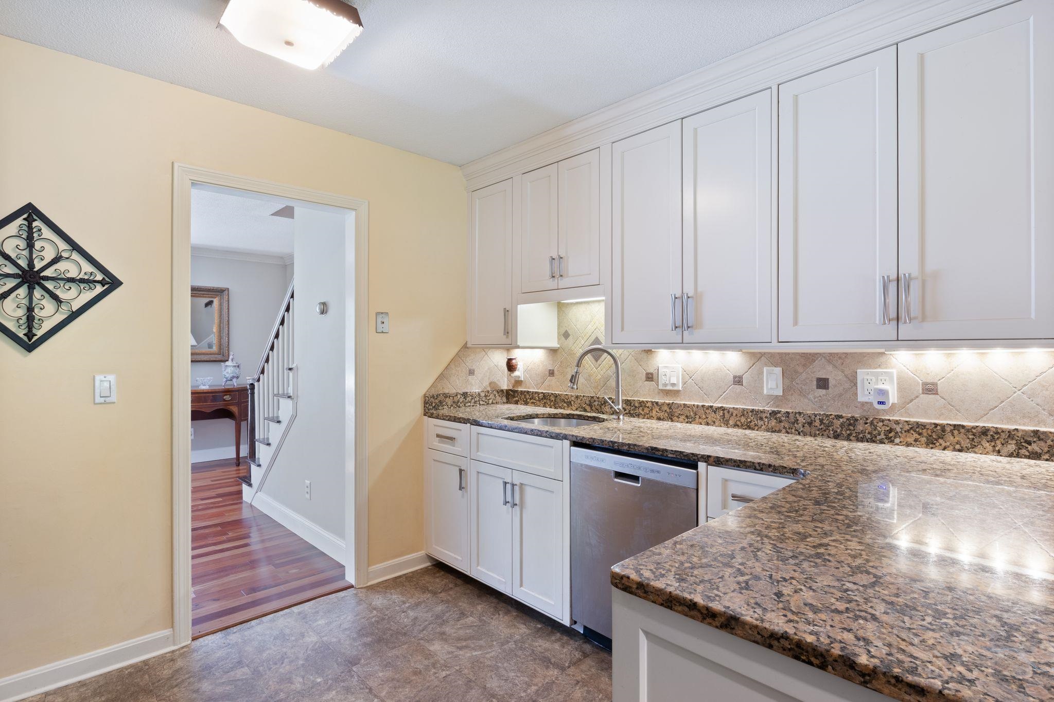 189 Gulf Road Dover, NH 03820 - Photo 20 of 59