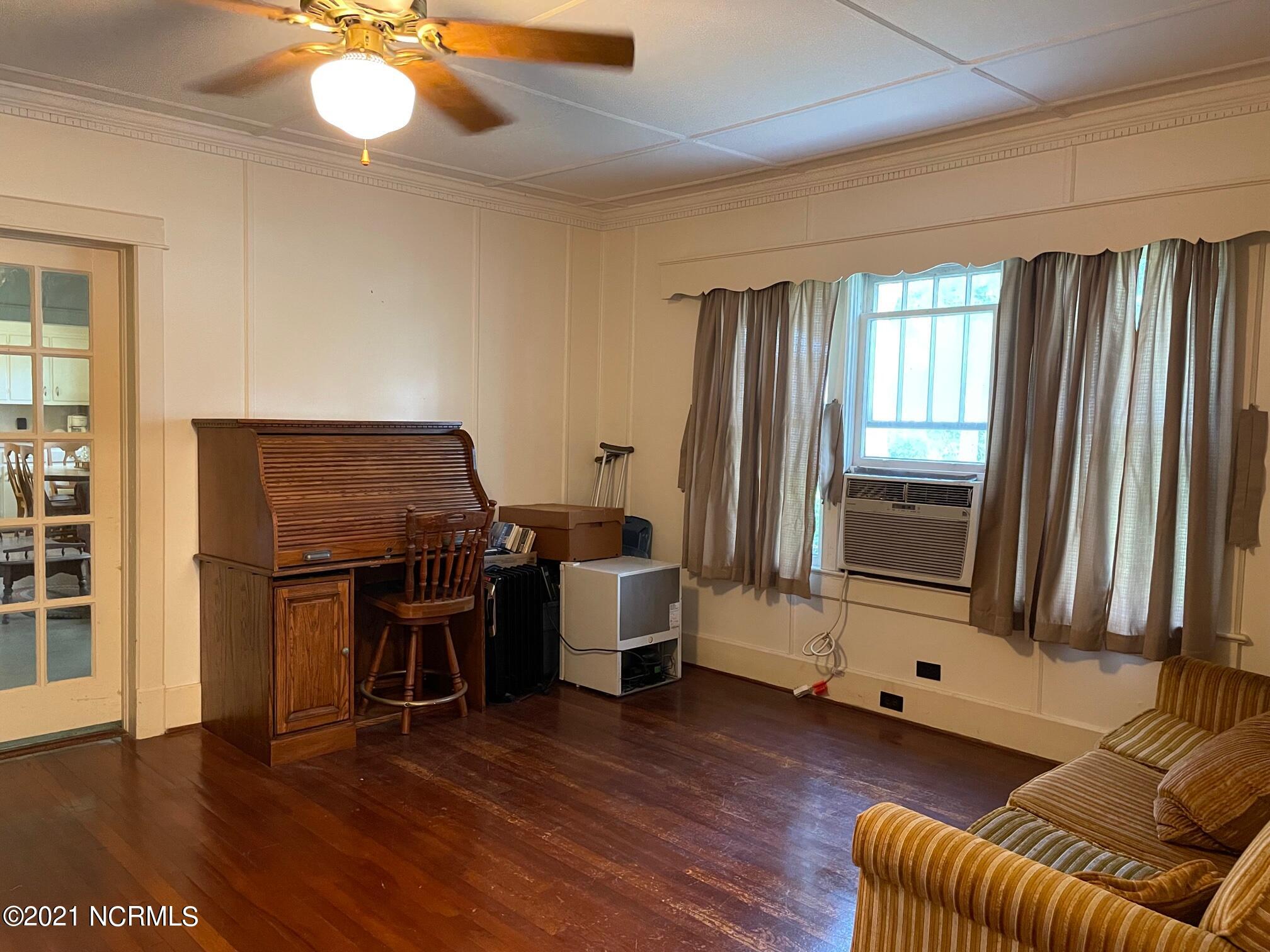 162 Smith Road Atlantic, NC 28511 - Photo 19 of 32 Dining Rm