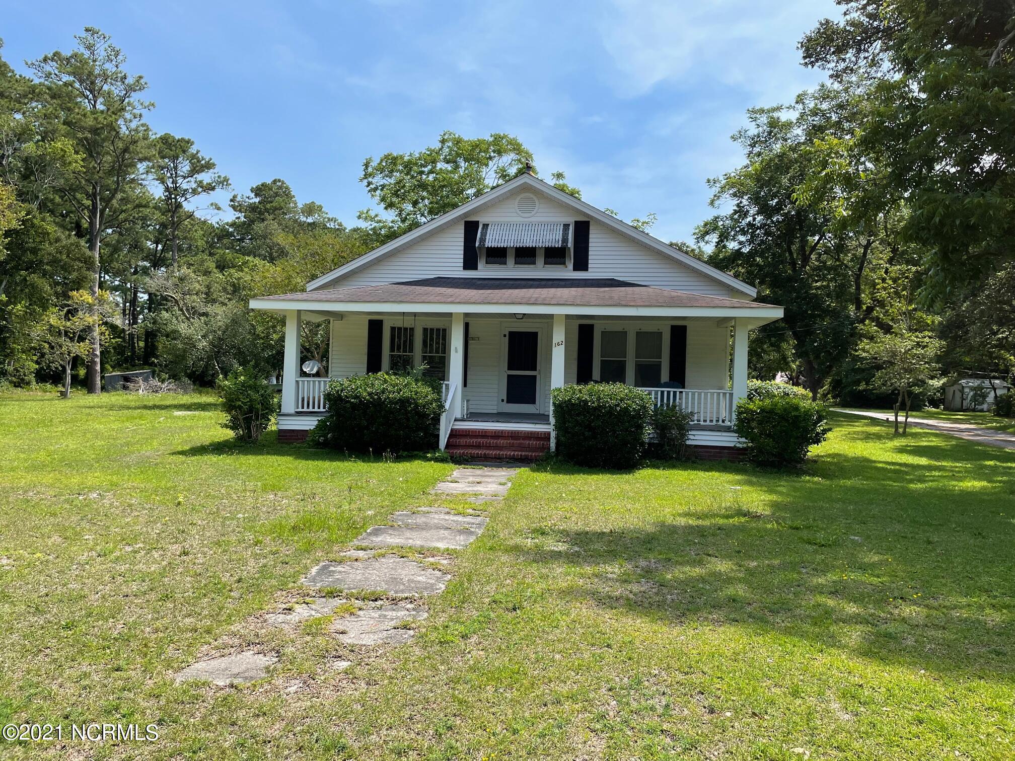 162 Smith Road Atlantic, NC 28511 - Photo 2 of 32 Front from Rd