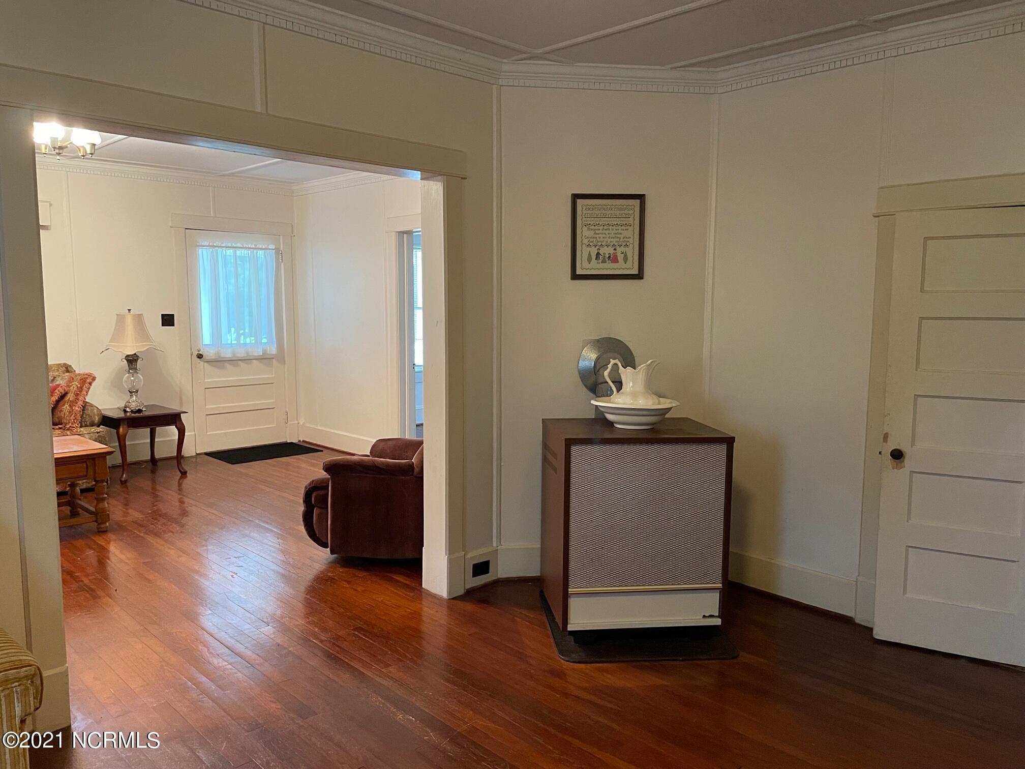 162 Smith Road Atlantic, NC 28511 - Photo 21 of 32 Dining Rm