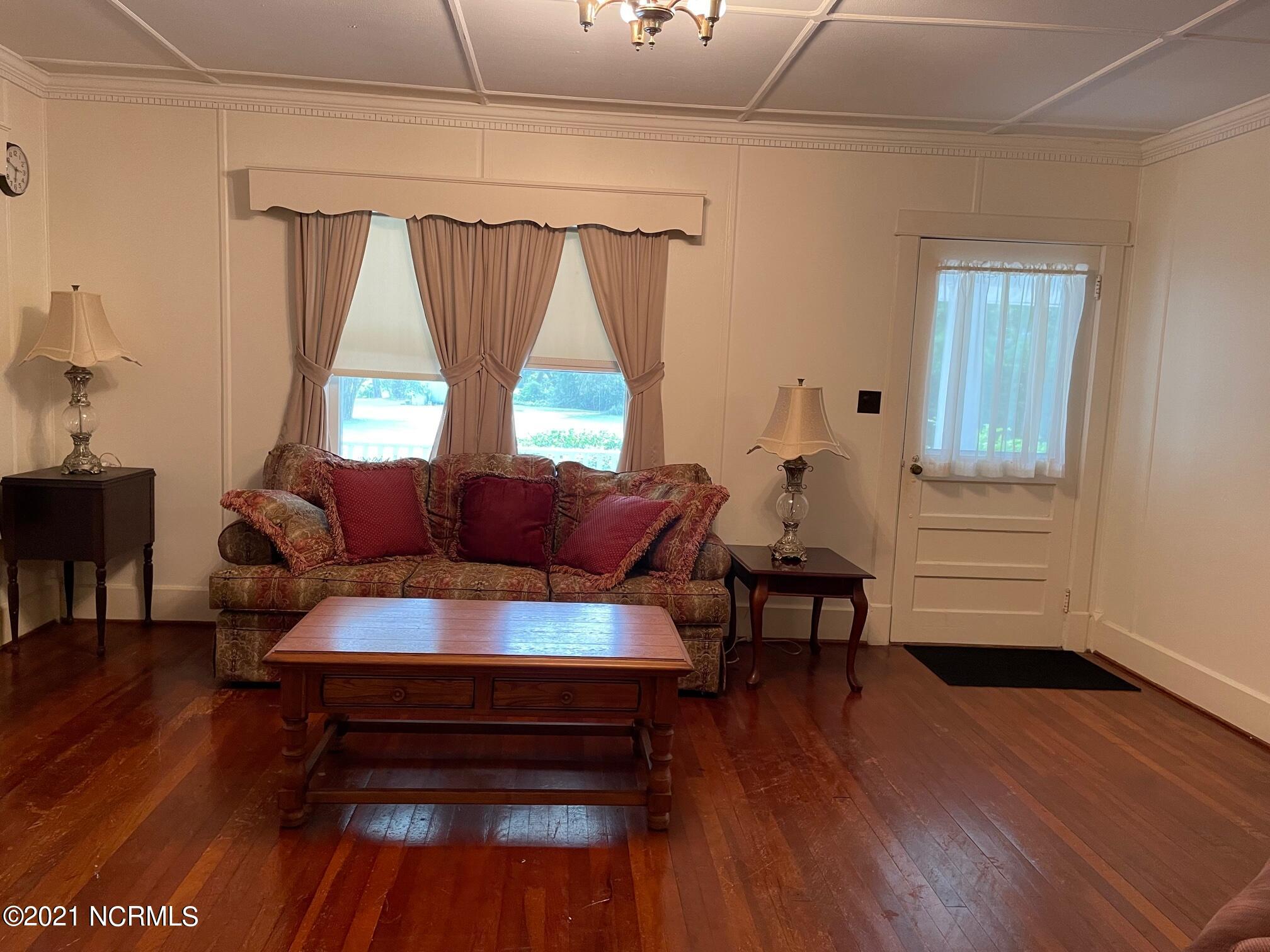 162 Smith Road Atlantic, NC 28511 - Photo 23 of 32 Living Rm