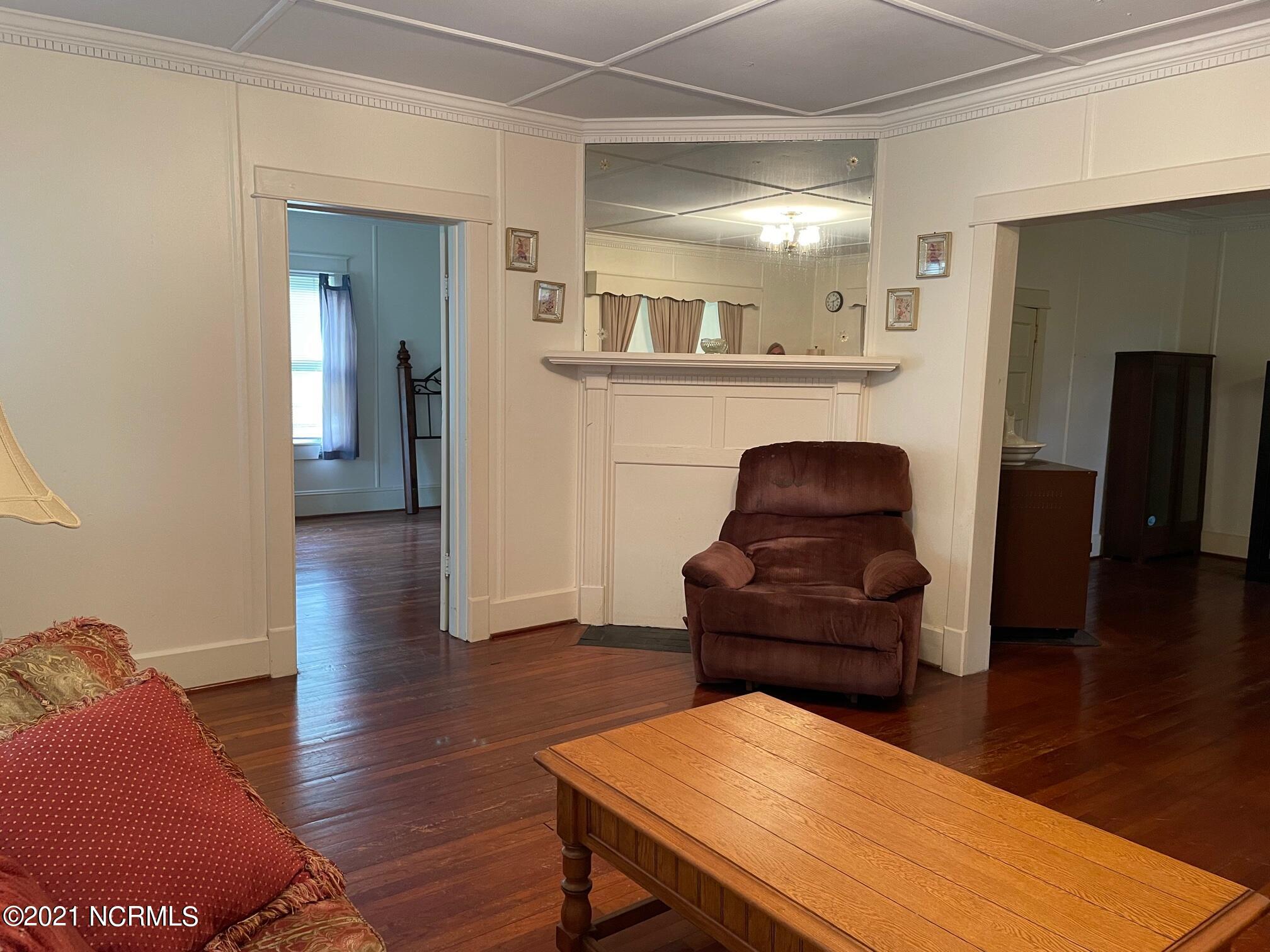 162 Smith Road Atlantic, NC 28511 - Photo 24 of 32 Living Rm