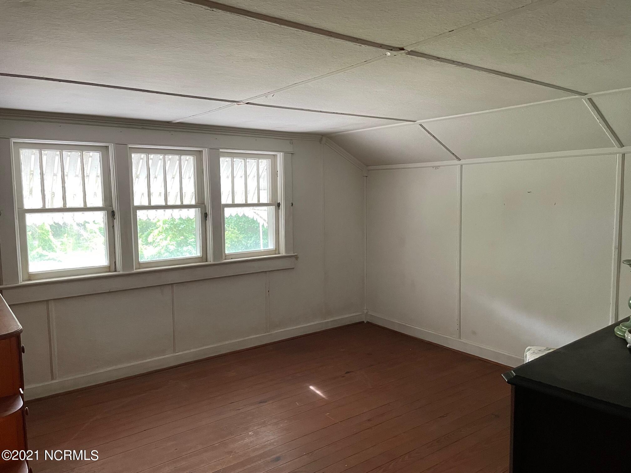 162 Smith Road Atlantic, NC 28511 - Photo 31 of 32 Second floor has 6'3" ceilings