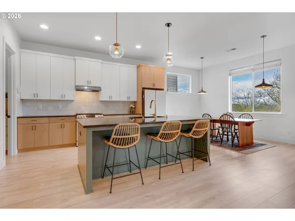 $999,999 | 12205 Southwest Silvertip Street, Beaverton, OR 97007
