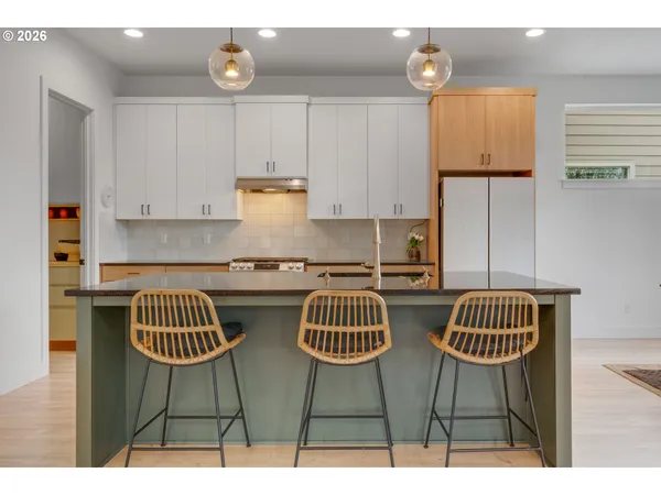 $999,999 | 12205 Southwest Silvertip Street, Beaverton, OR 97007