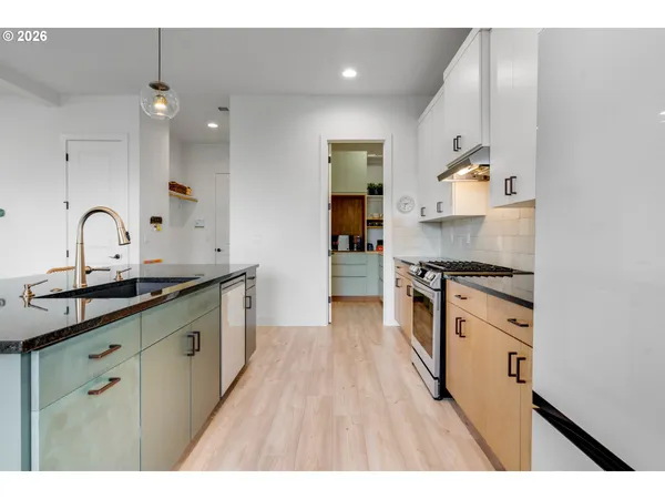 $999,999 | 12205 Southwest Silvertip Street, Beaverton, OR 97007