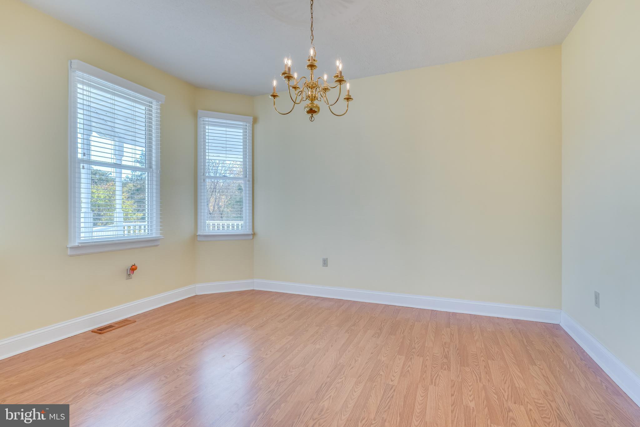 5756 Cherry Run Road Hedgesville, WV 25427 - Photo 23 of 85 Dining Room