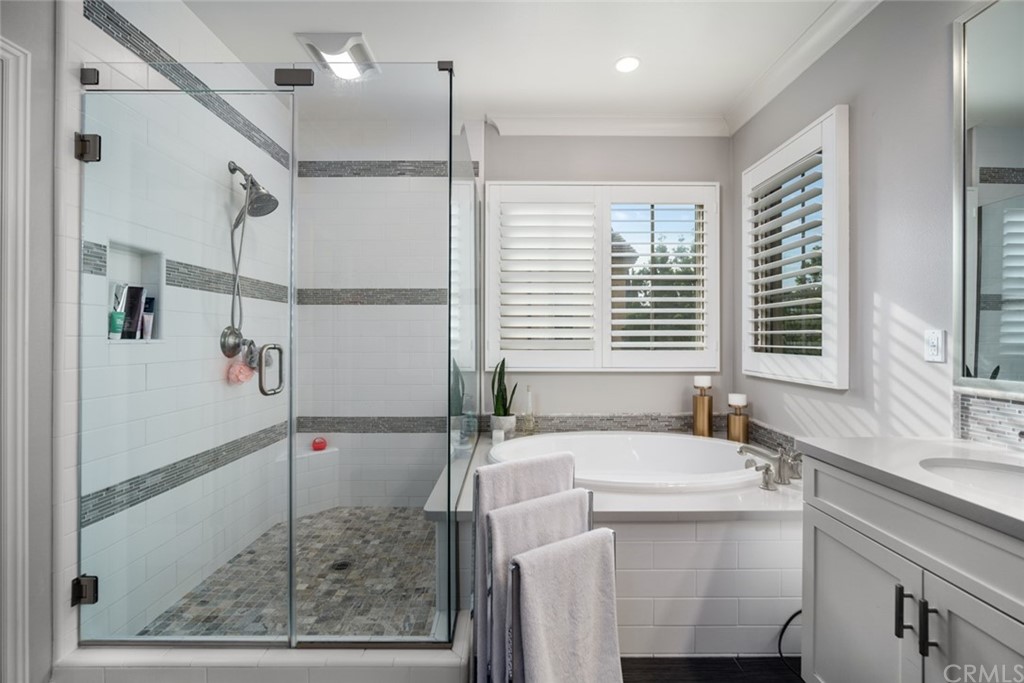 52 Umbria Irvine, CA 92618 - Photo 20 of 50 a bathroom with a sink and a shower