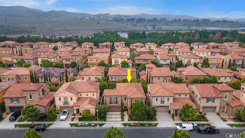 52 Umbria Irvine, CA 92618 - Photo 47 of 50 an aerial view of residential houses with outdoor space