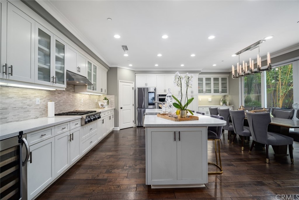 52 Umbria Irvine, CA 92618 - Photo 6 of 50 a kitchen with lots of counter top space