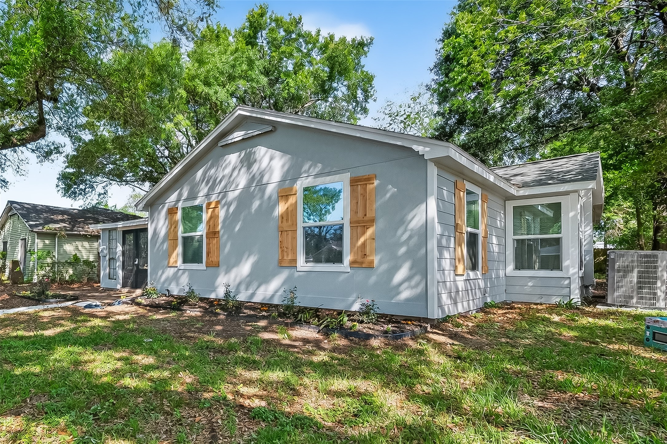 4727 Arvilla Lane Houston, TX 77021 - Photo 3 of 37