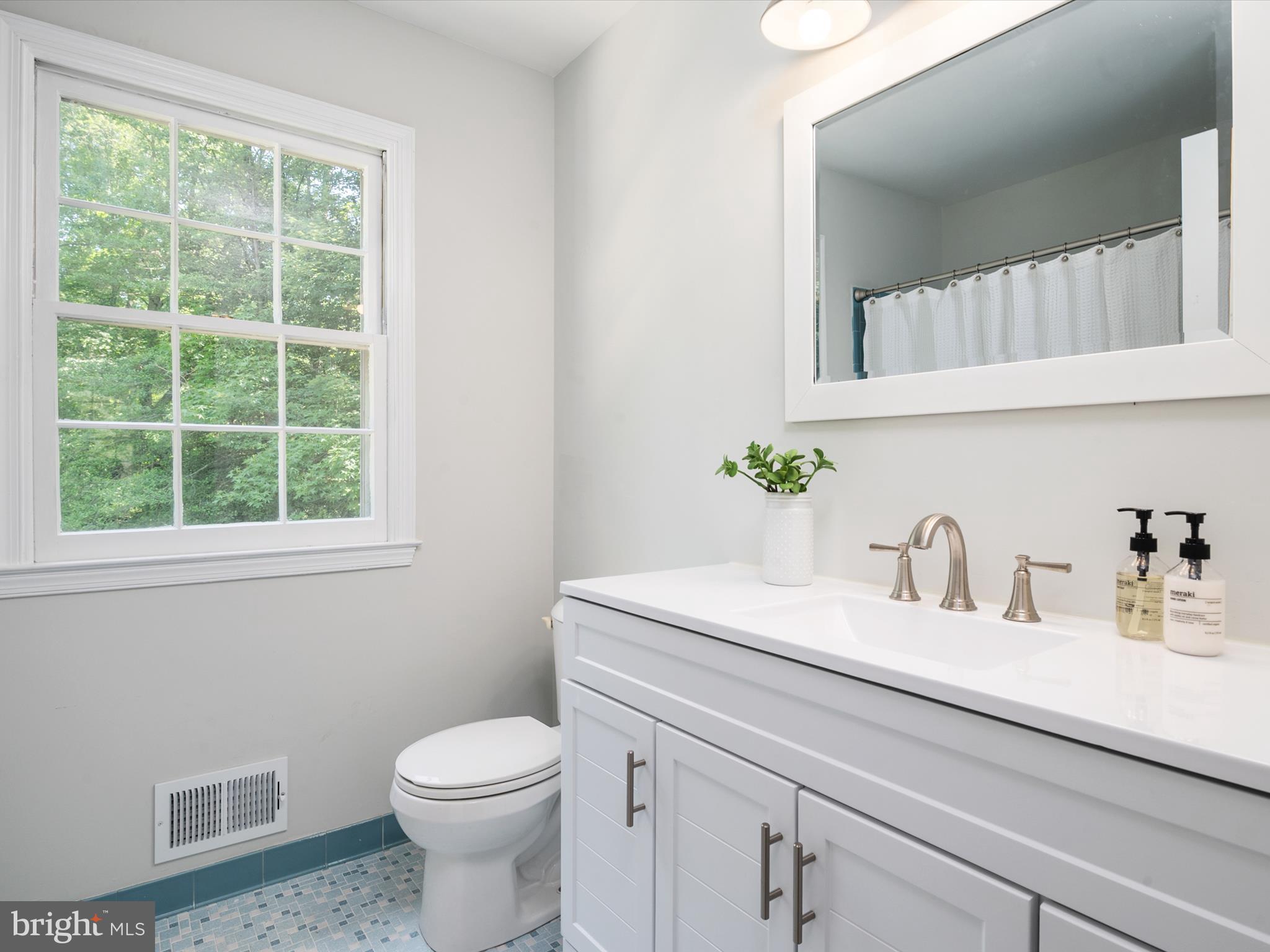 1615 Ridout Road Annapolis, MD 21409 - Photo 29 of 55 Full Hall Bath