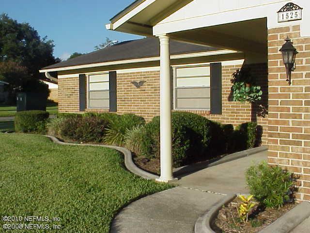 1525 Bloomingdale Road Jacksonville, FL 32221 - Photo 2 of 3 Beautiful Home