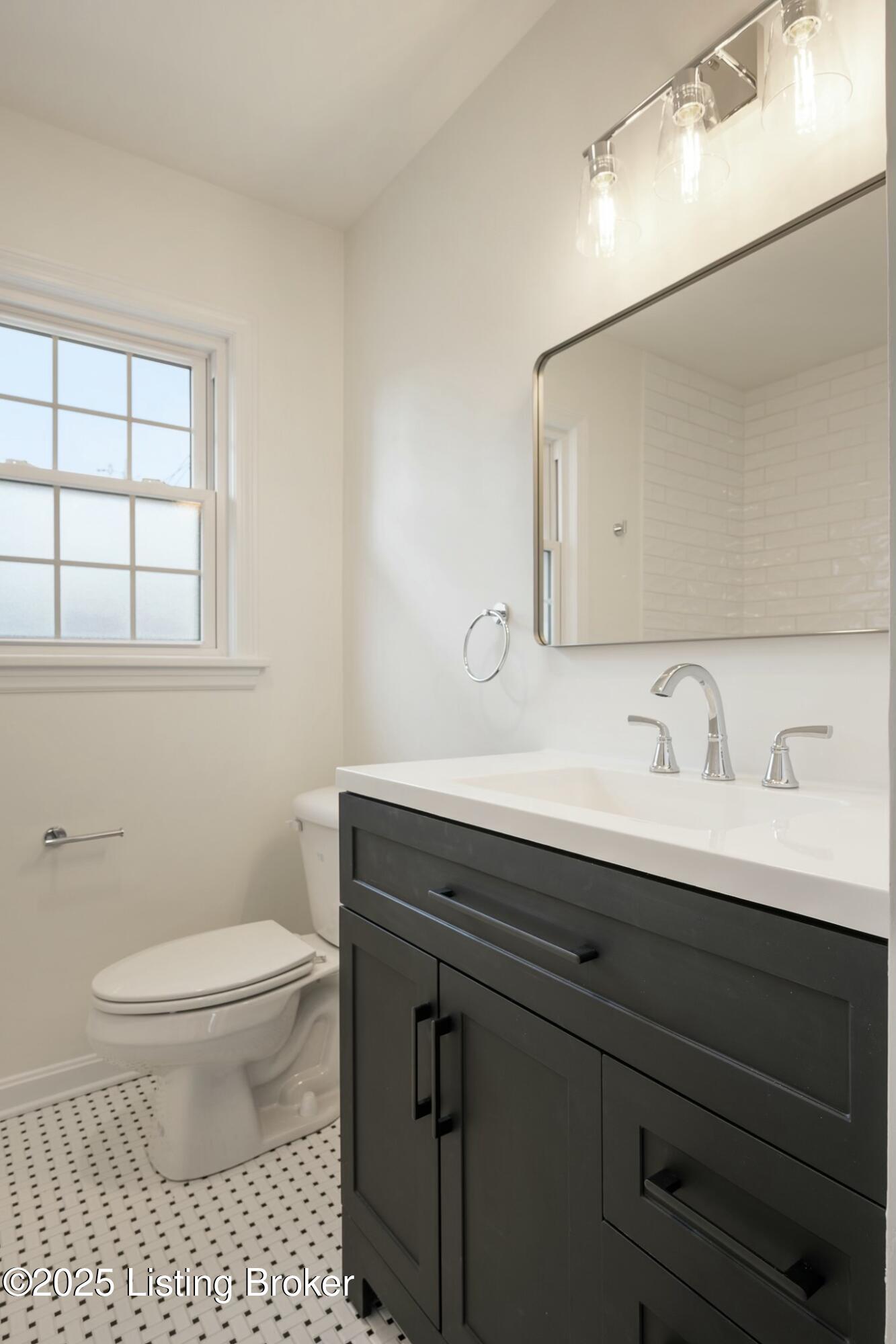 2320 Broadmeade Road Louisville, KY 40205 - Photo 24 of 38 Hall Bath 2nd Floor