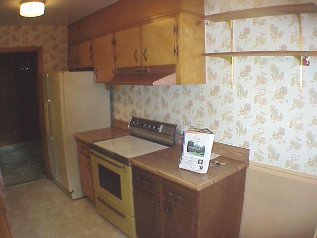 1744 Pomeroy Road Salem, VA 24153 - Photo 9 of 17 Kitchen