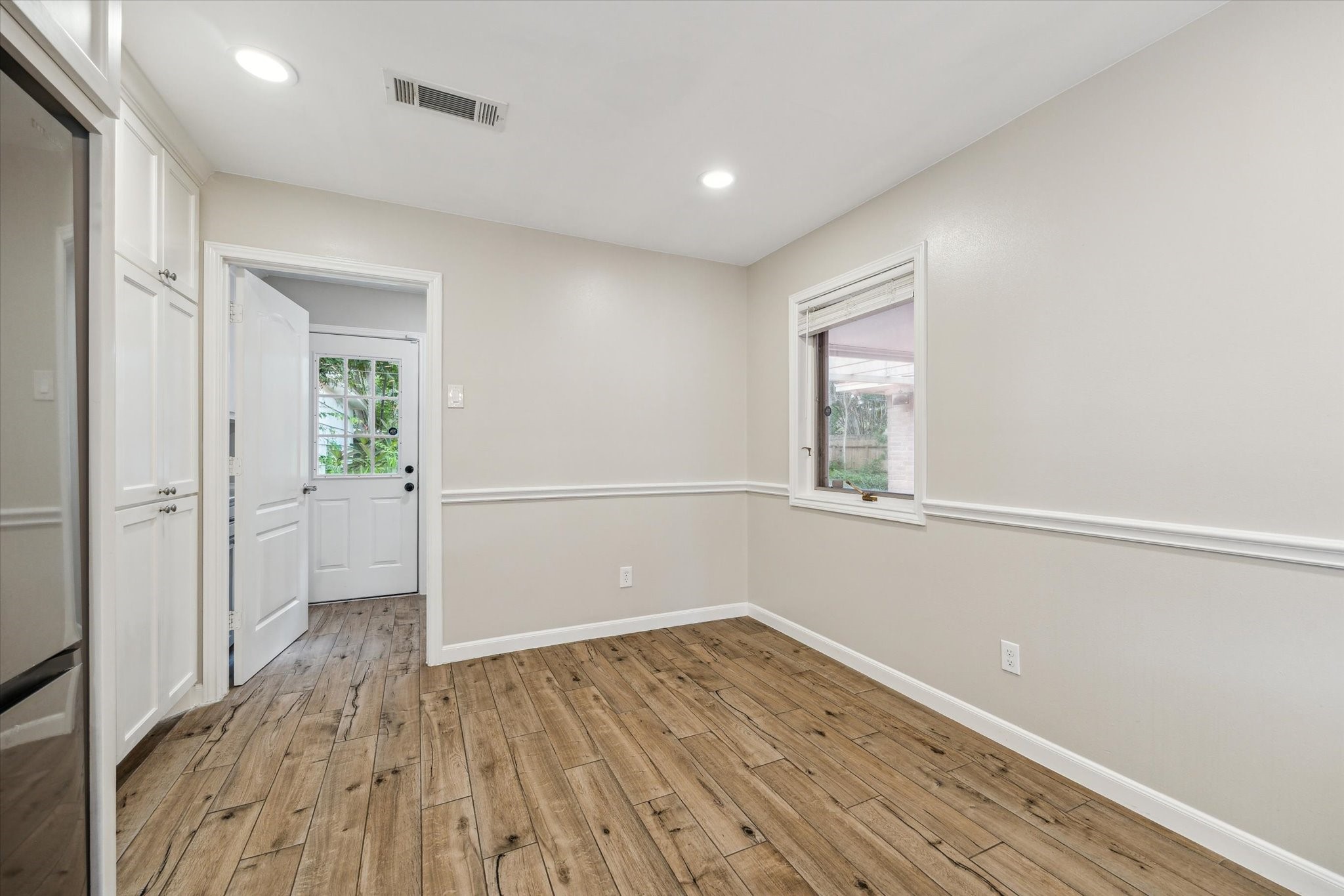 5118 Indigo Street Houston, TX 77096 - Photo 11 of 20