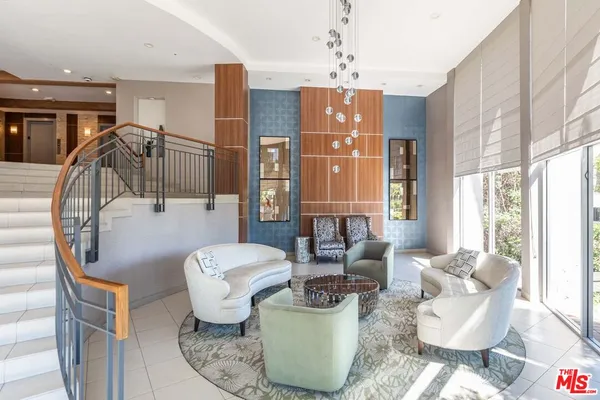 $710,000 | 836 South Bundy Drive, Unit 300, Los Angeles, CA 90049