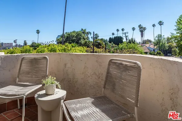 $710,000 | 836 South Bundy Drive, Unit 300, Los Angeles, CA 90049