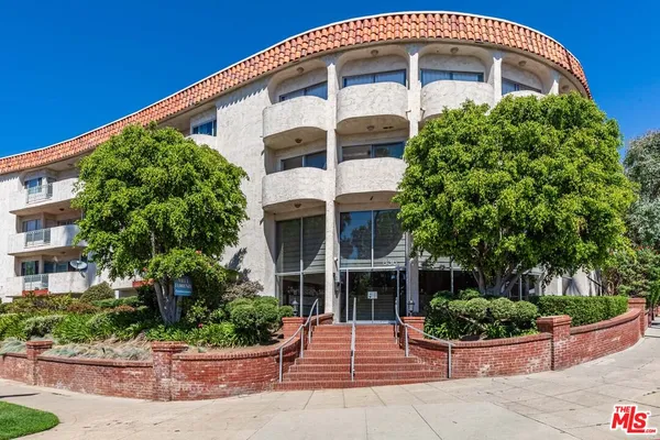 $710,000 | 836 South Bundy Drive, Unit 300, Los Angeles, CA 90049