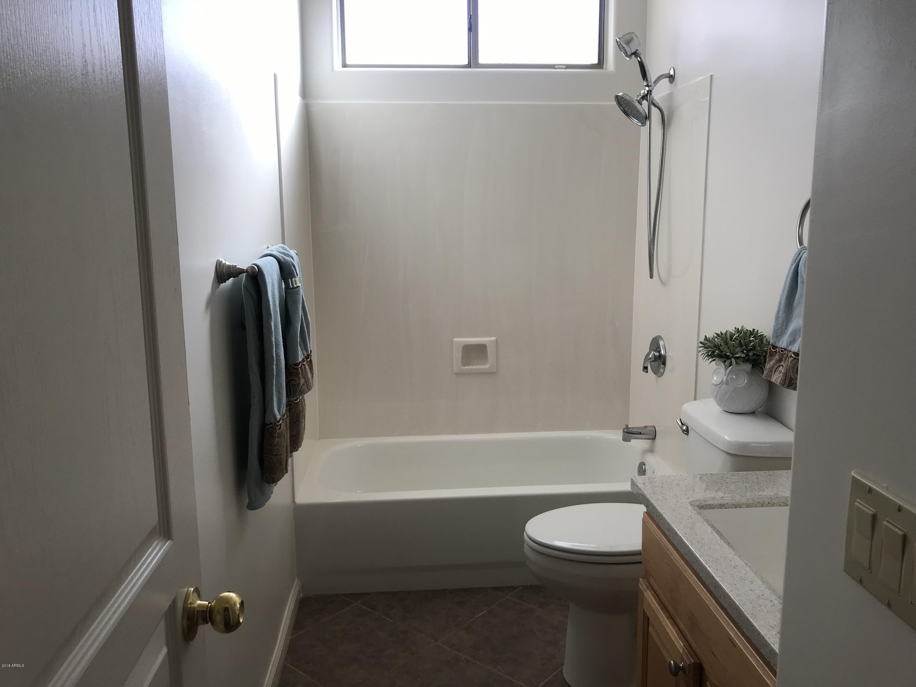 1878 East Sycamore Road Casa Grande, AZ 85122 - Photo 21 of 33 Guest Bath