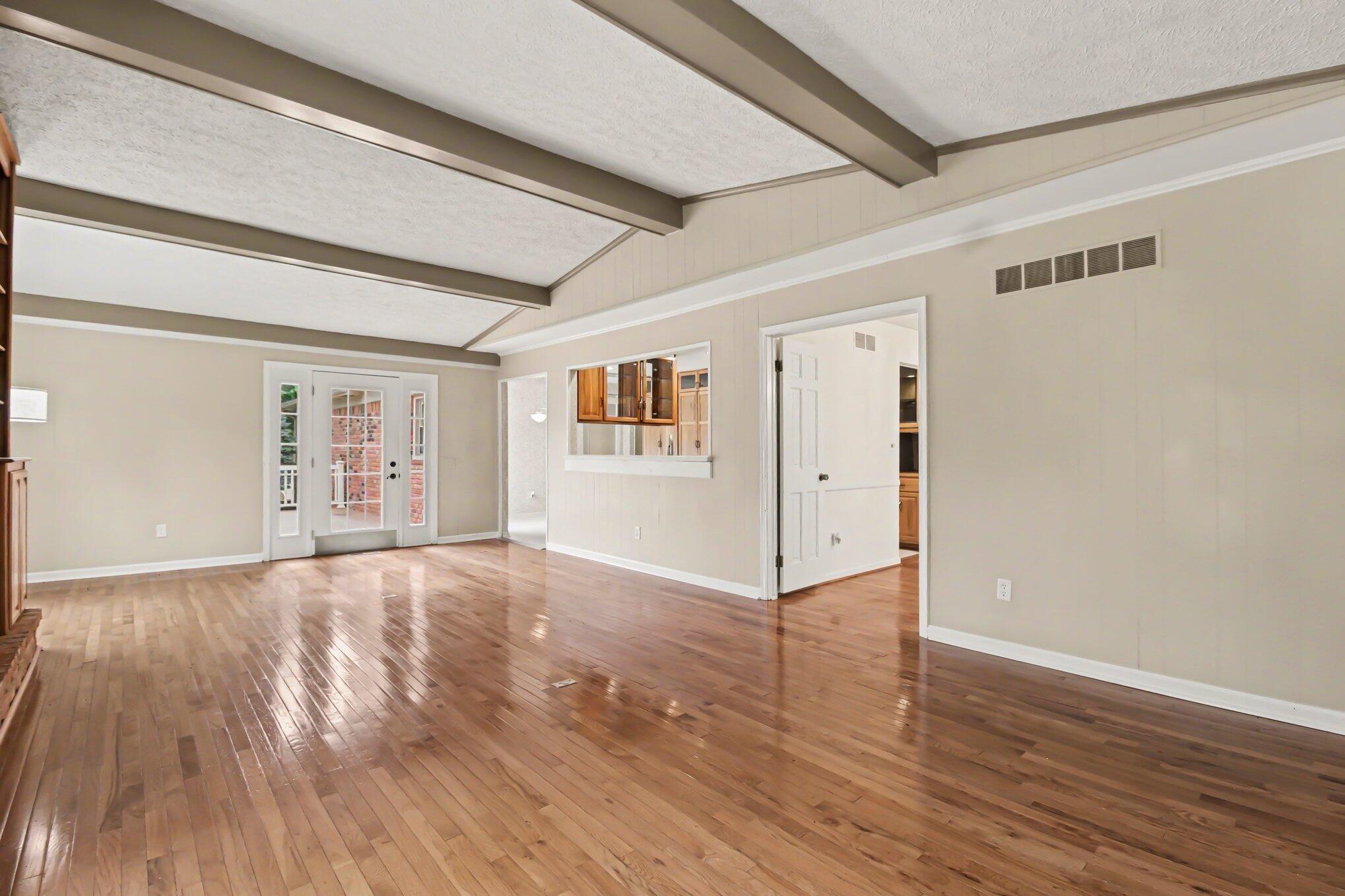 34214 Old Timber Road Farmington, MI 48331 - Photo 8 of 36 007_file_6463