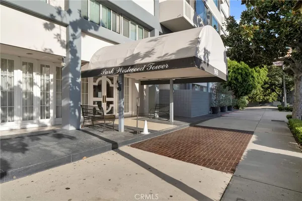 $575,000 | 969 Hilgard Avenue, Unit 304, Los Angeles, CA 90024