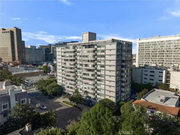 $575,000 | 969 Hilgard Avenue, Unit 304, Los Angeles, CA 90024