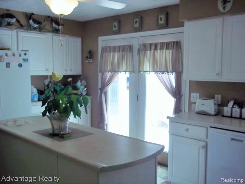 5115 Springborn Road East China, MI 48054 - Photo 5 of 43 100_2947.jpg