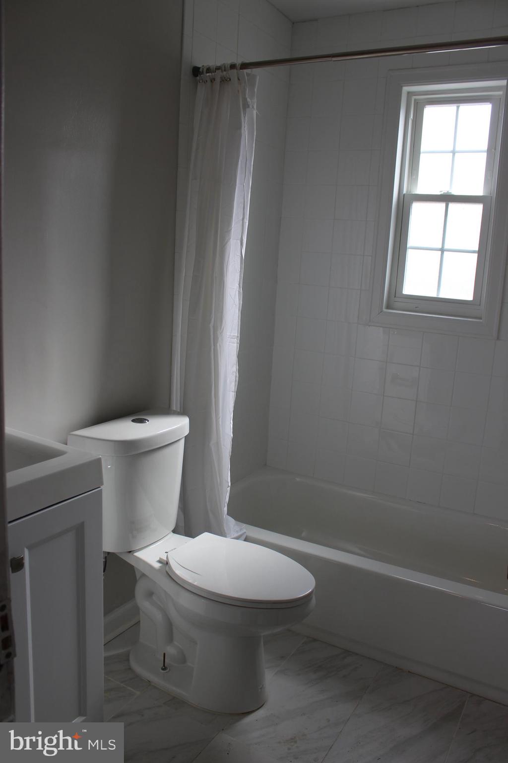 211 Evans Lane Alexandria, VA 22305 - Photo 16 of 23 Bathroom
