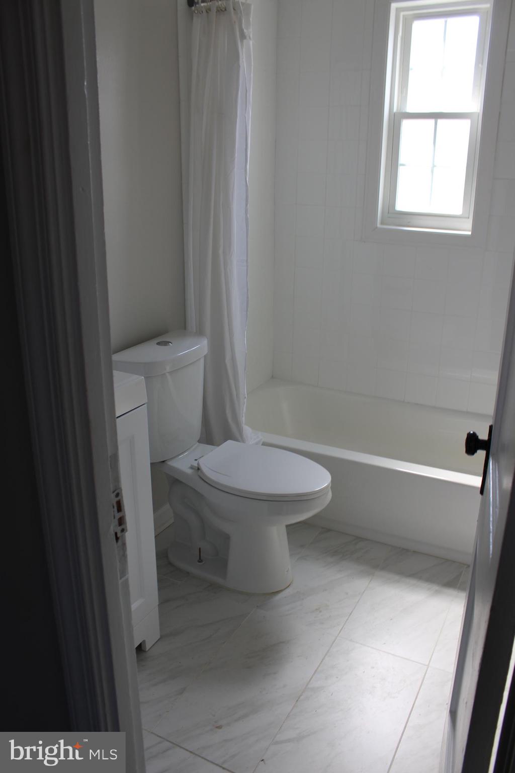 211 Evans Lane Alexandria, VA 22305 - Photo 17 of 23 Bathroom