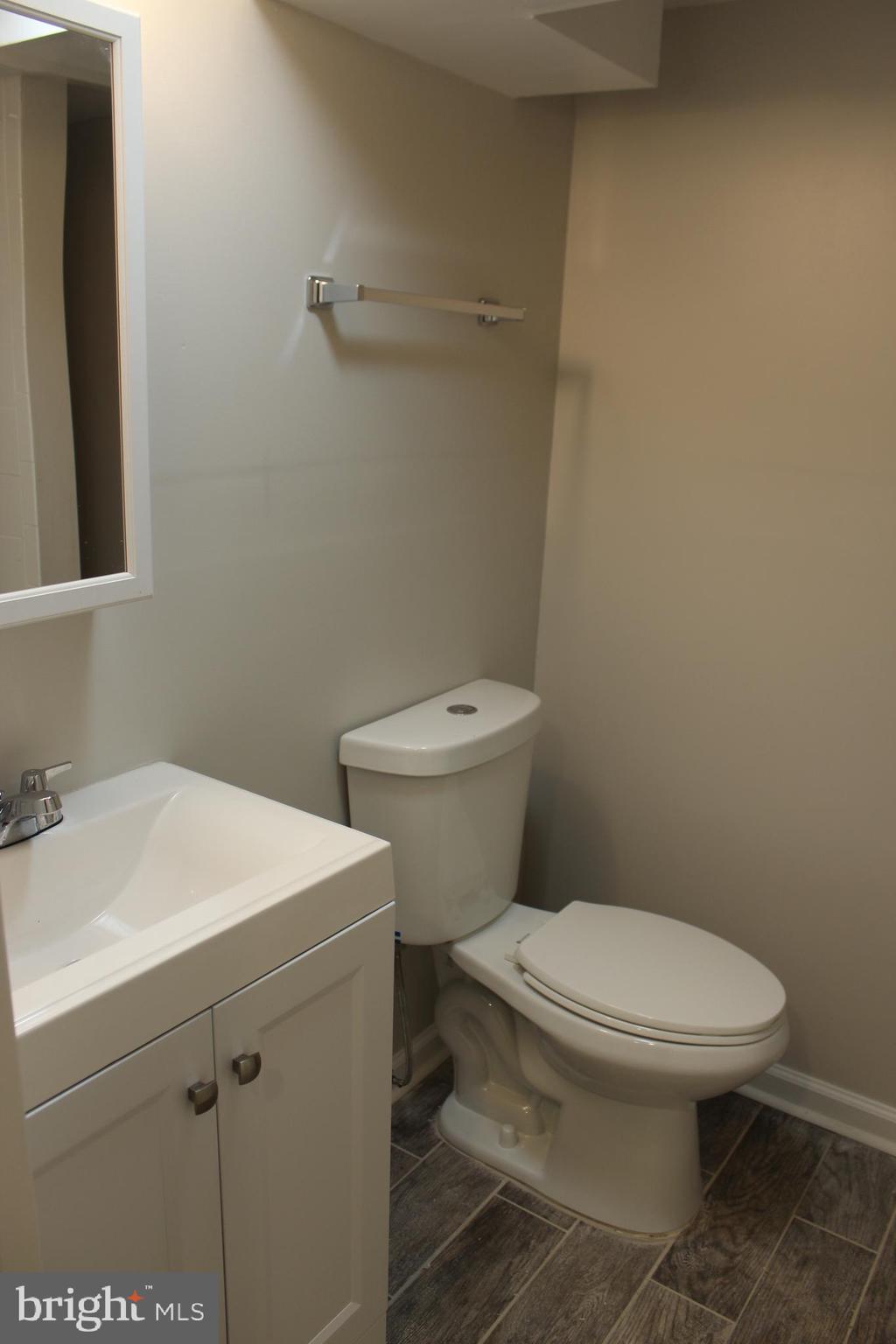 211 Evans Lane Alexandria, VA 22305 - Photo 22 of 23 Bathroom