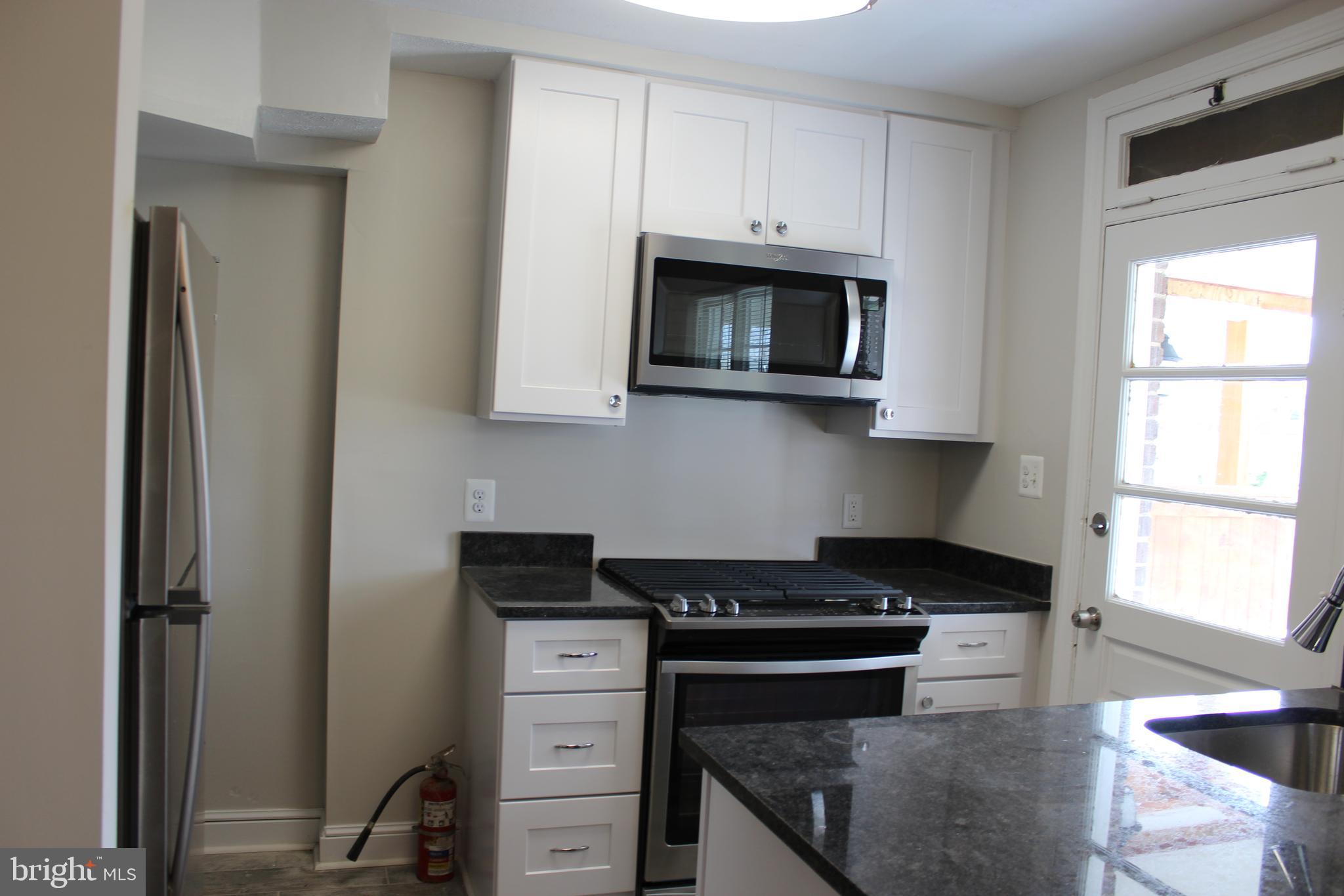 211 Evans Lane Alexandria, VA 22305 - Photo 7 of 23 Kitchen