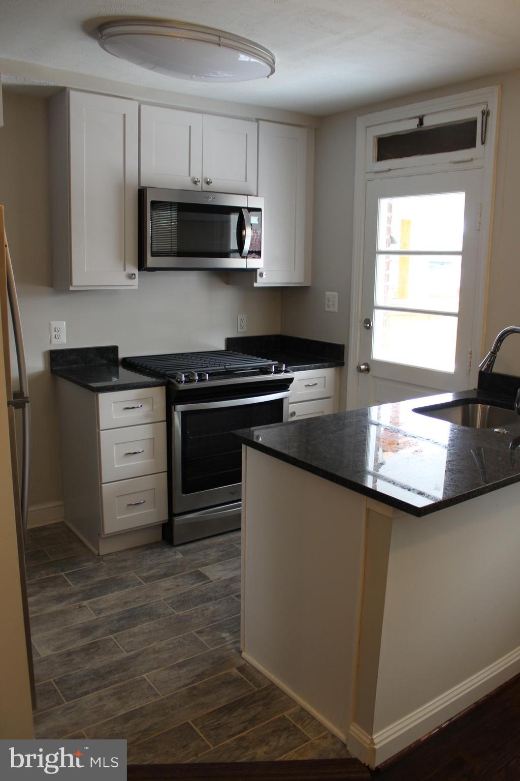 211 Evans Lane Alexandria, VA 22305 - Photo 8 of 23 Kitchen