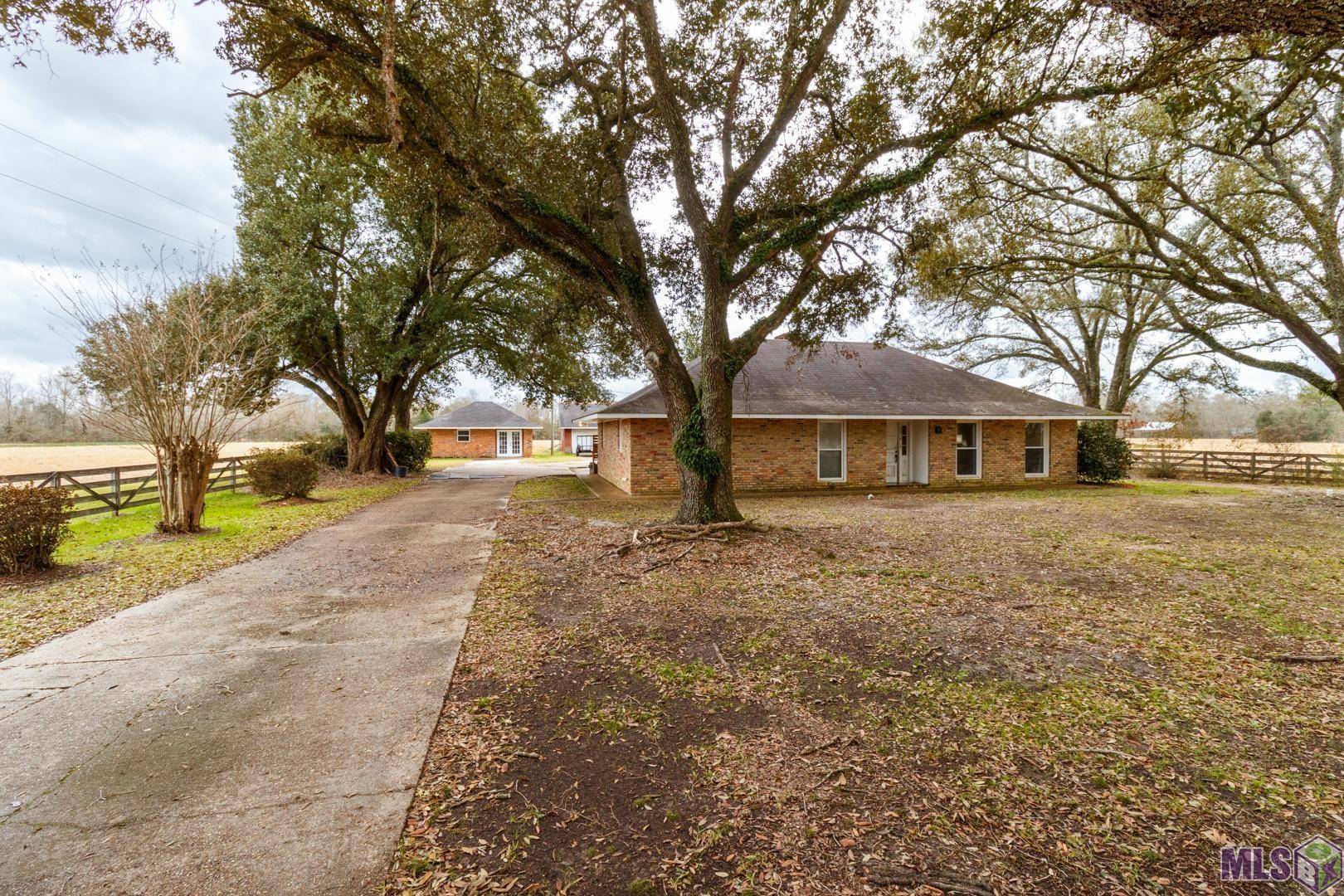 10854 Peairs Road Zachary, LA 70791 - Photo 2 of 20