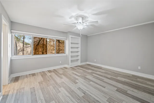 $1,975 | 2113 Lake Village Drive, Kingwood, TX 77339